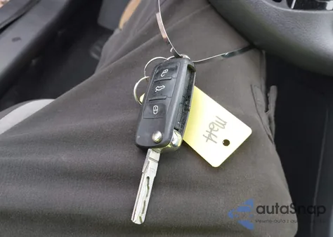 2017 Volkswagen Jetta 1.4T S z USA, uszkodzony, nr VIN 3VW2B7AJ3HM314525